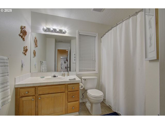 58812 EVERGREEN Loop, St Helens, OR 97051