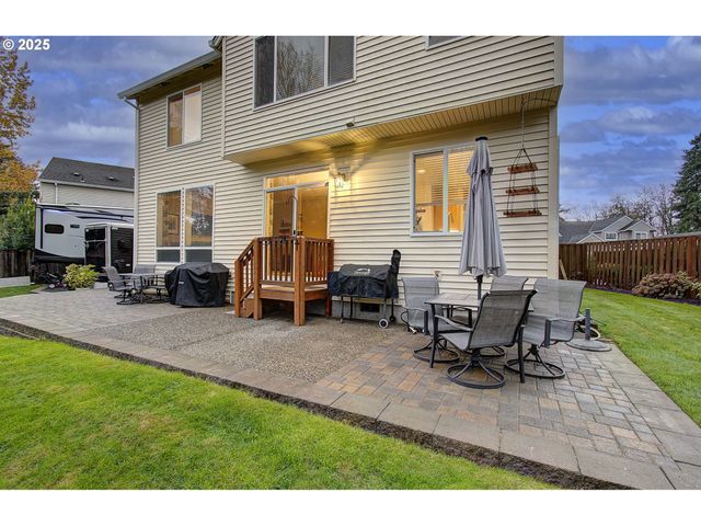 58812 EVERGREEN Loop, St Helens, OR 97051