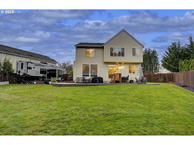 58812 EVERGREEN Loop, St Helens, OR 97051