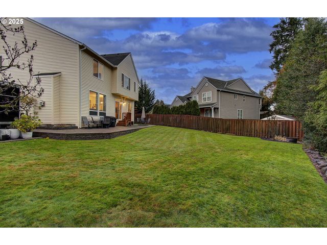 58812 EVERGREEN Loop, St Helens, OR 97051