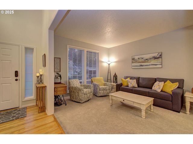 58812 EVERGREEN Loop, St Helens, OR 97051