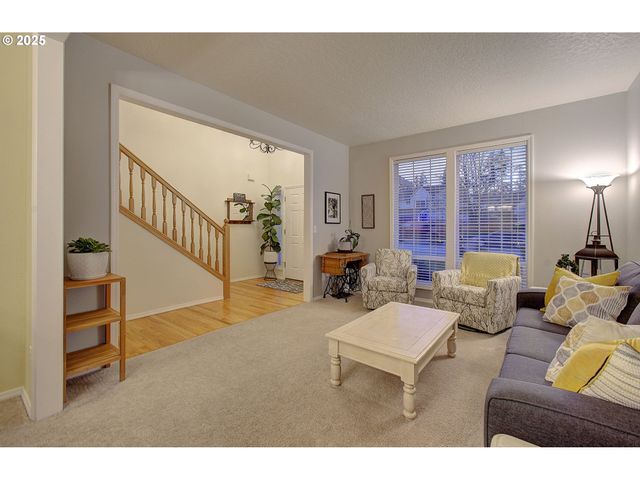 58812 EVERGREEN Loop, St Helens, OR 97051