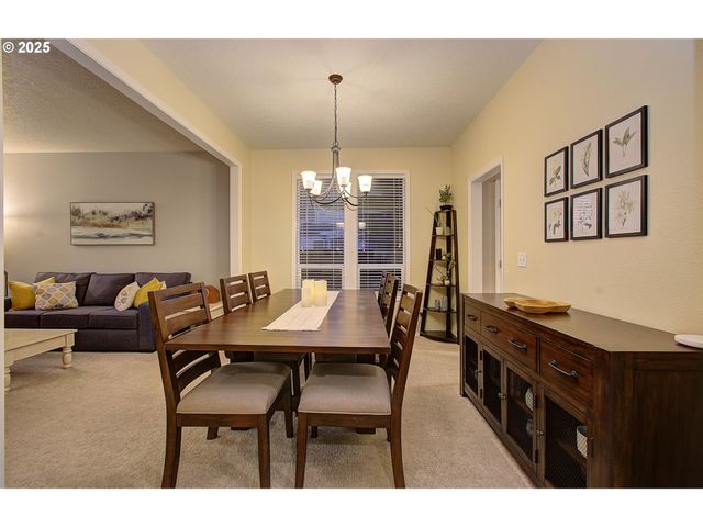 58812 EVERGREEN Loop, St Helens, OR 97051