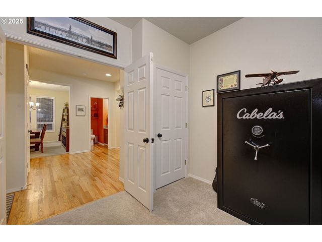 58812 EVERGREEN Loop, St Helens, OR 97051