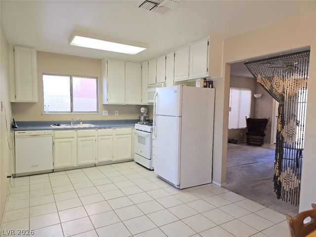 6676 Fredonia Drive, Las Vegas, NV 89108