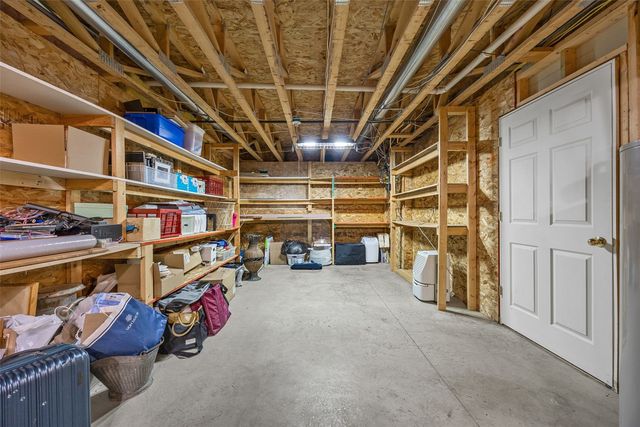 2823 120th Street NE, Swisher, IA 52338