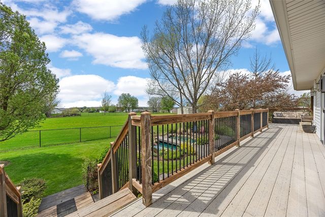 2823 120th Street NE, Swisher, IA 52338
