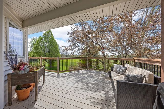 2823 120th Street NE, Swisher, IA 52338