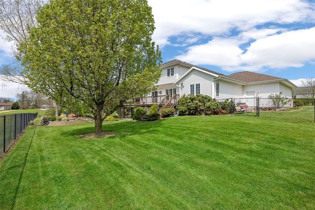2823 120th Street NE, Swisher, IA 52338