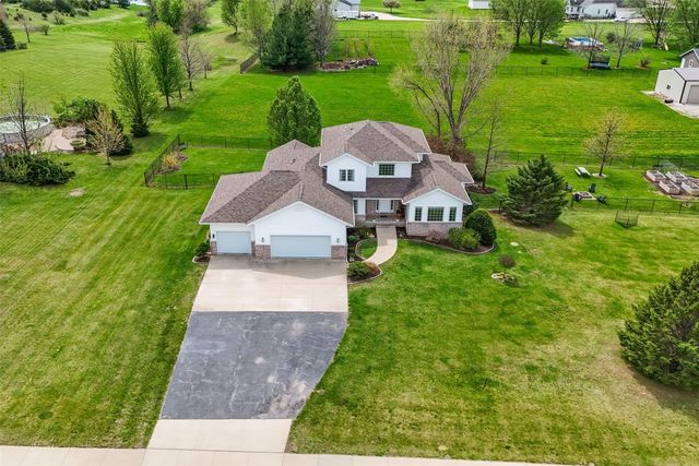 2823 120th Street NE, Swisher, IA 52338