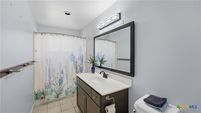 1268 W Lakeside Drive, Canyon Lake, TX 78133