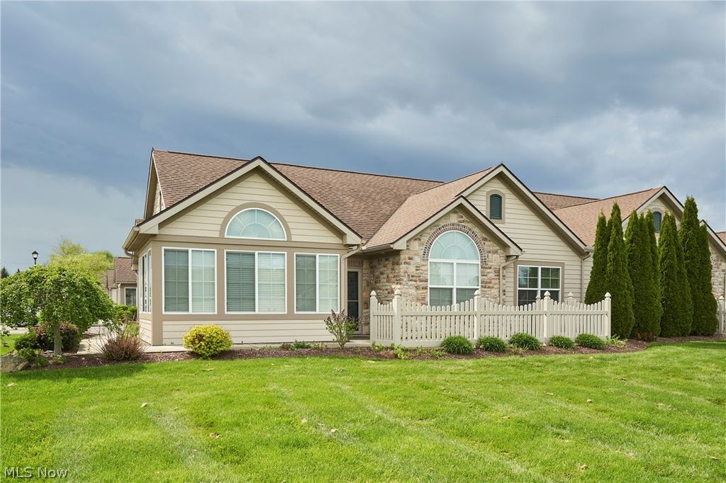 1915 Woods Drive, Streetsboro, OH 44241