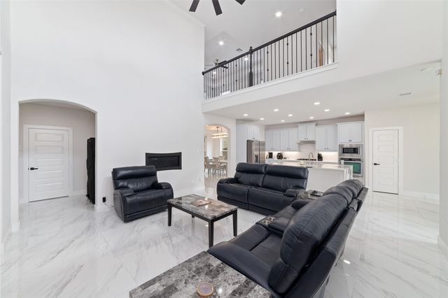 10910 Kirker Lane, Richmond, TX 77407