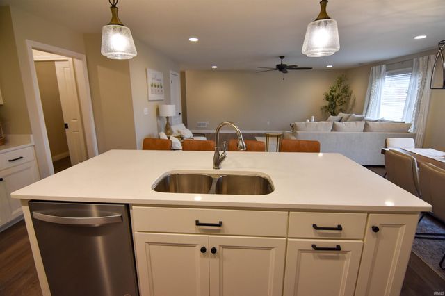 4715 Violet Drive, Evansville, IN 47725