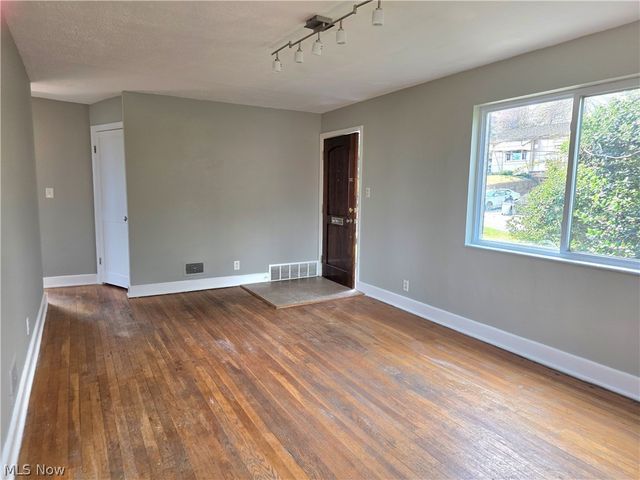1018 Jackson Avenue, Parkersburg, WV 26101