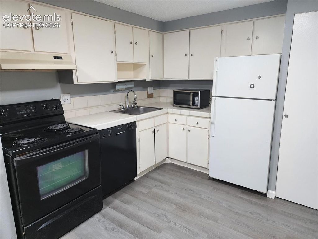 1306 S Parker Road 162, Denver, CO 80231