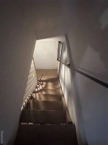 11592 Saint Aubin Street, Hamtramck, MI 48212