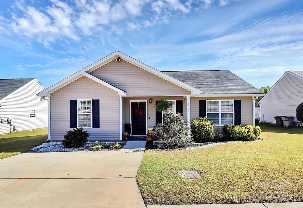 2524 Gelsinger Avenue, Bessemer City, NC 28016