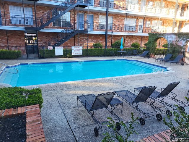 8401 N New Braunfels Ave Apt 350, San Antonio, TX 78209