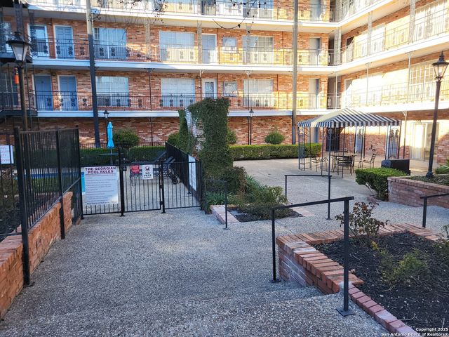 8401 N New Braunfels Ave Apt 350, San Antonio, TX 78209
