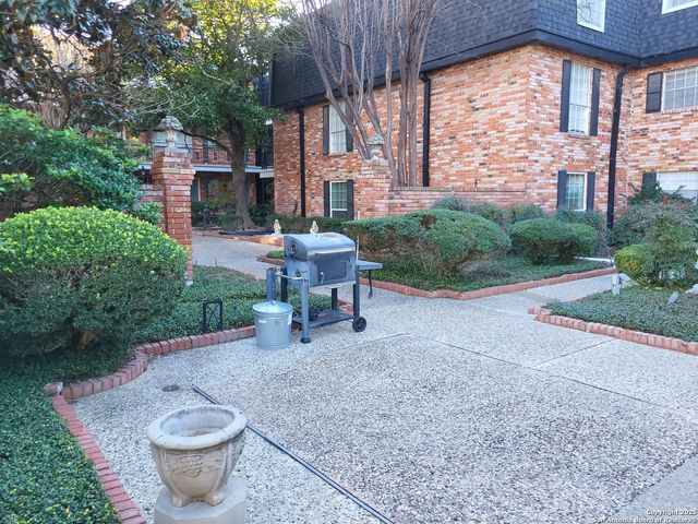 8401 N New Braunfels Ave Apt 350, San Antonio, TX 78209