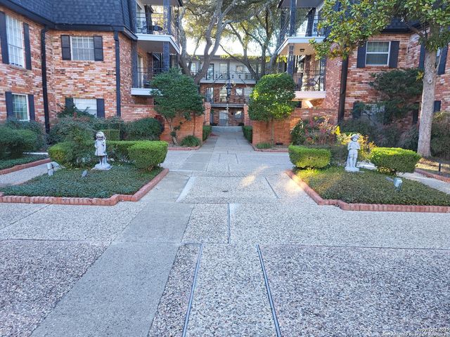 8401 N New Braunfels Ave Apt 350, San Antonio, TX 78209