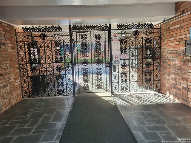 8401 N New Braunfels Ave Apt 350, San Antonio, TX 78209