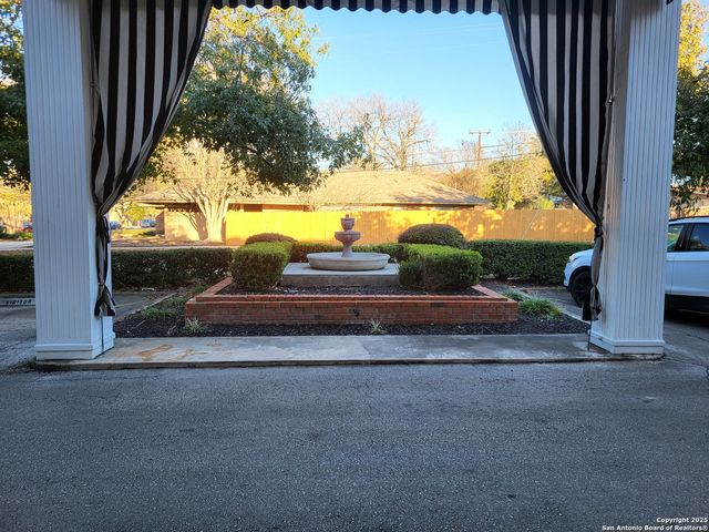8401 N New Braunfels Ave Apt 350, San Antonio, TX 78209