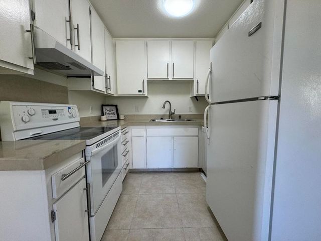 473 W Bradshaw Lane 10, Palm Springs, CA 92262
