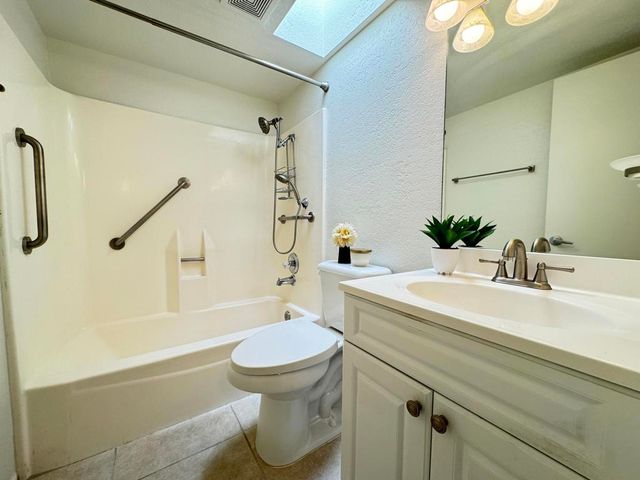 473 W Bradshaw Lane 10, Palm Springs, CA 92262