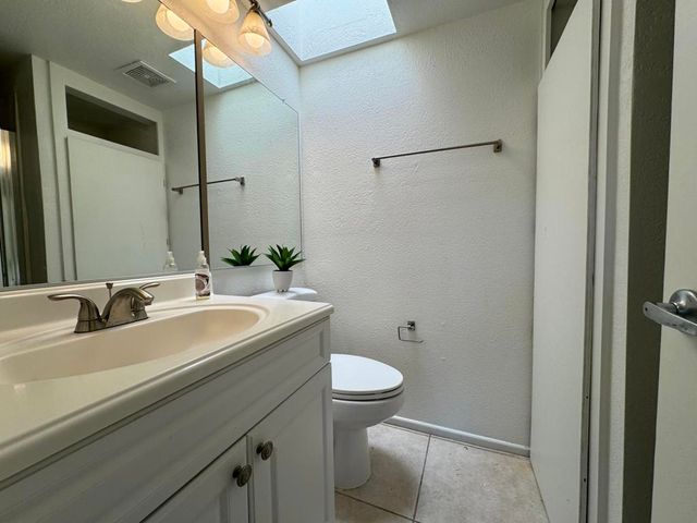 473 W Bradshaw Lane 10, Palm Springs, CA 92262