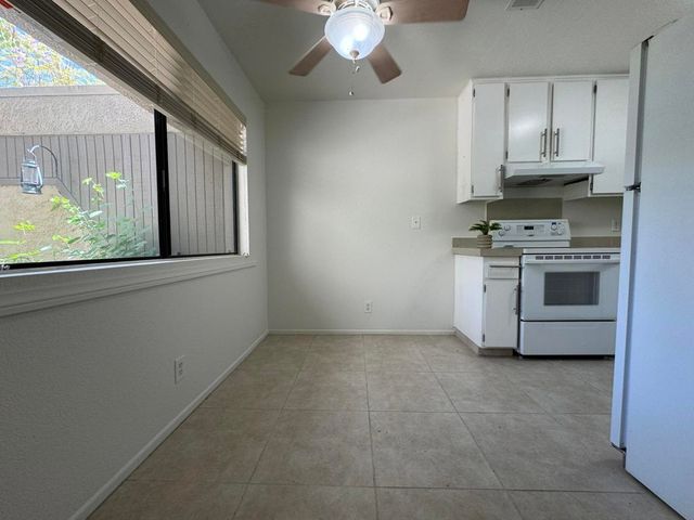 473 W Bradshaw Lane 10, Palm Springs, CA 92262