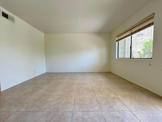 473 W Bradshaw Lane 10, Palm Springs, CA 92262