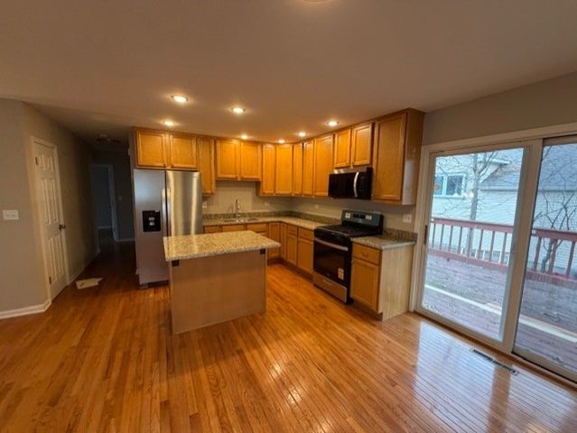 330 S Lakeshore Drive, Mundelein, IL 60060