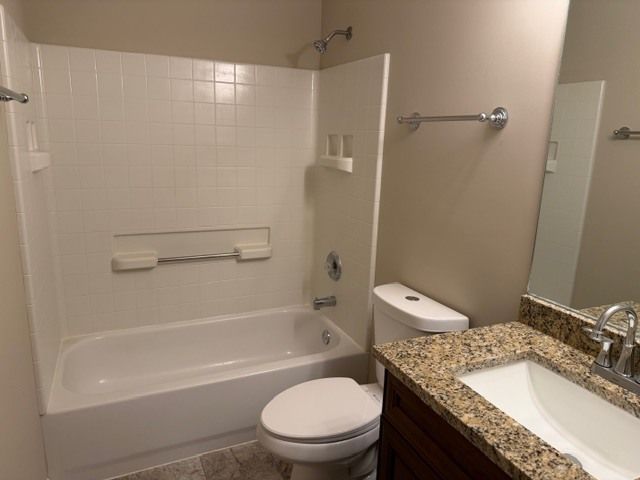 330 S Lakeshore Drive, Mundelein, IL 60060