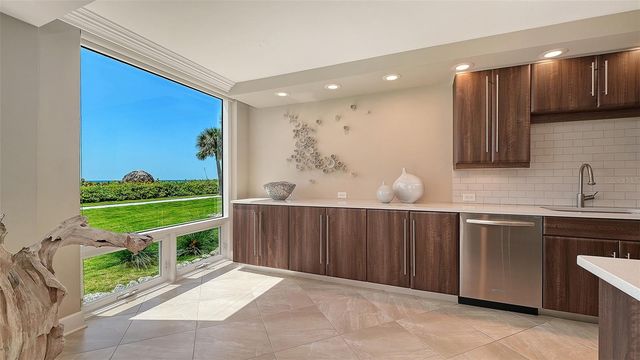 2425 GULF OF MEXICO DRIVE 1A, Longboat Key, FL 34228