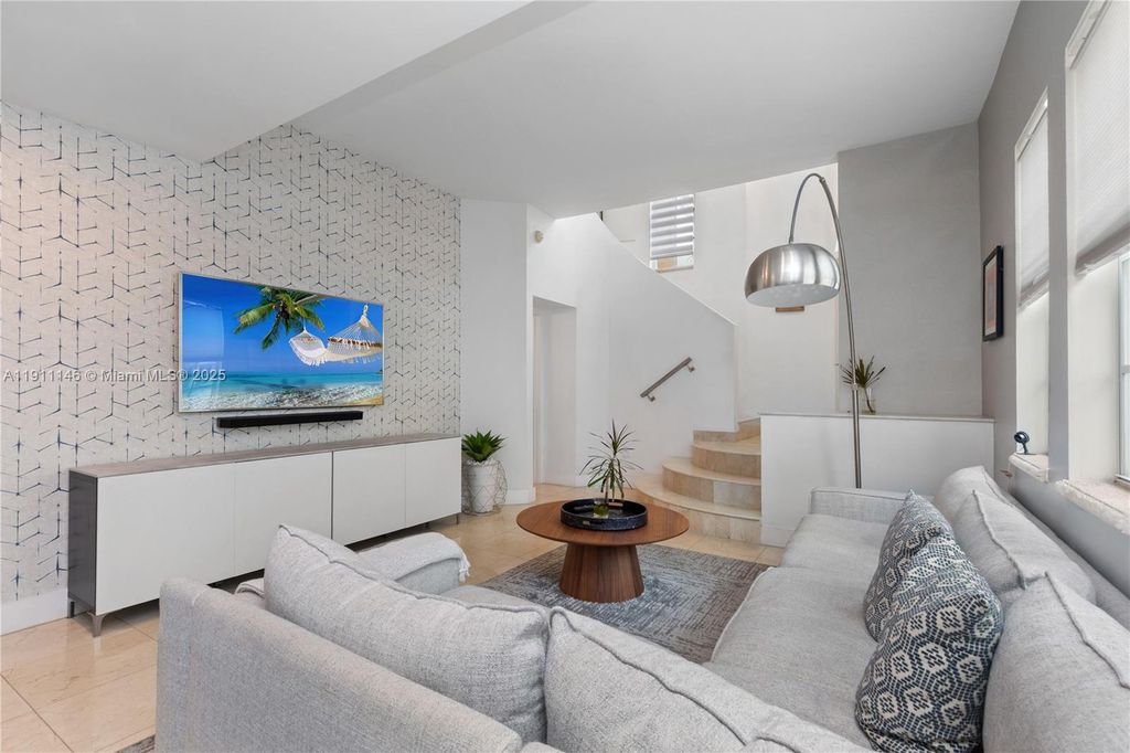 18395 NE 30th Ct 18395, Aventura, FL 33160