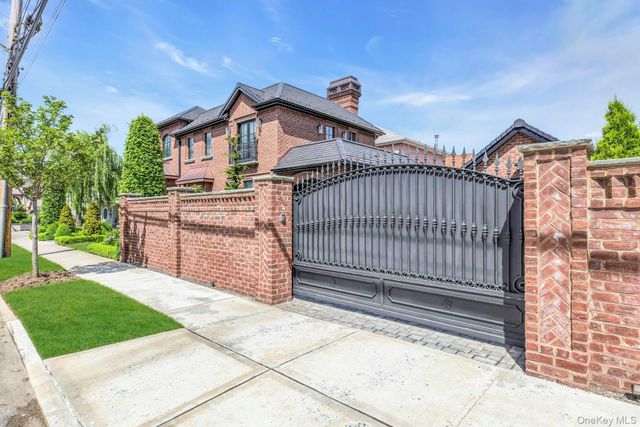 16204 12th Road, Whitestone, NY 11357