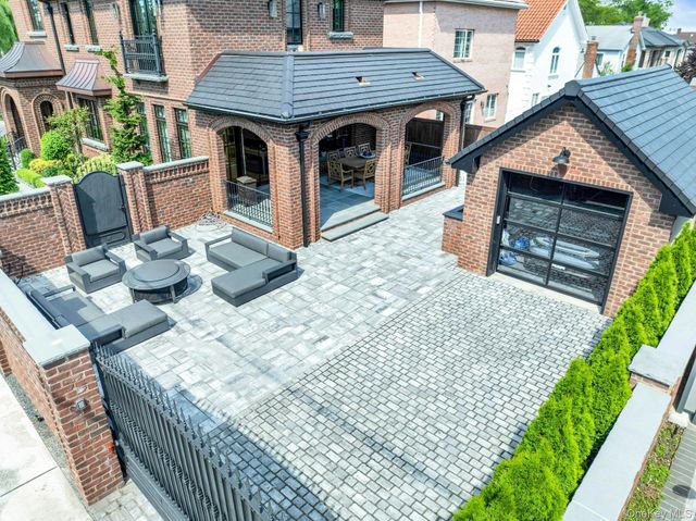 16204 12th Road, Whitestone, NY 11357