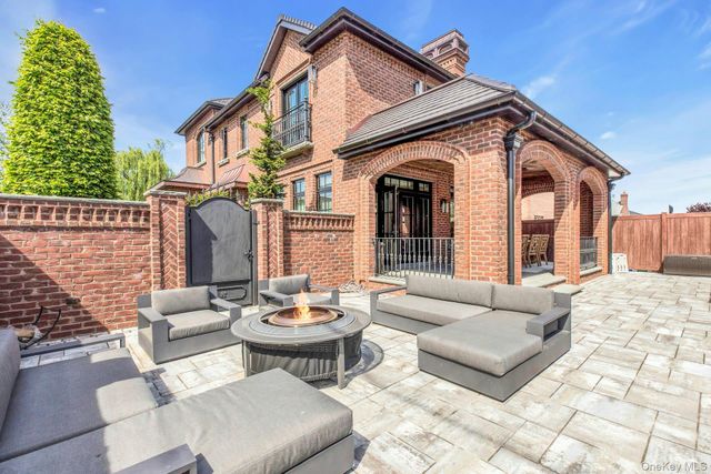 16204 12th Road, Whitestone, NY 11357