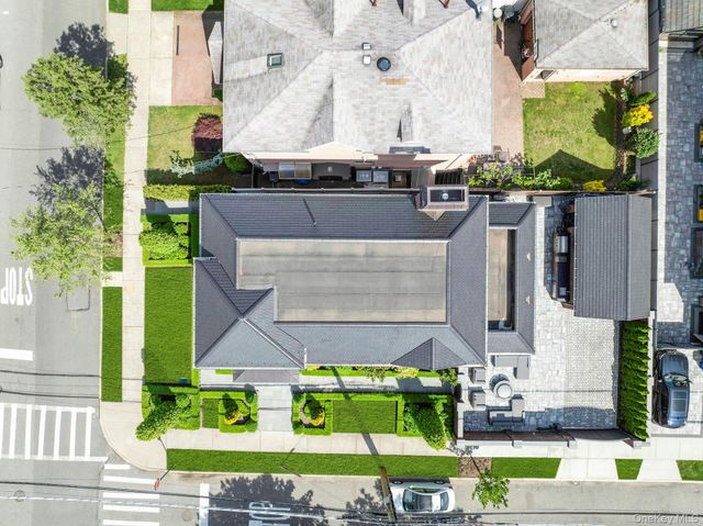 16204 12th Road, Whitestone, NY 11357