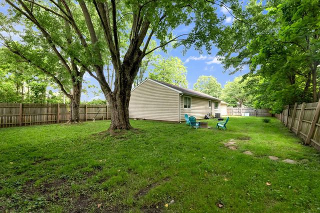 76 Harrison Street SW, Pataskala, OH 43062
