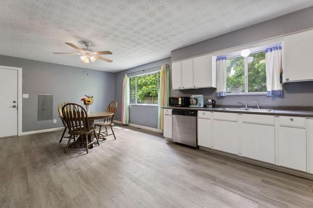 76 Harrison Street SW, Pataskala, OH 43062