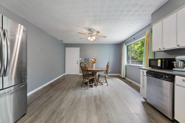 76 Harrison Street SW, Pataskala, OH 43062