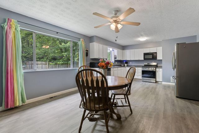 76 Harrison Street SW, Pataskala, OH 43062