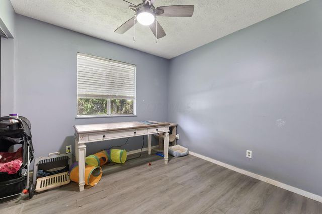 76 Harrison Street SW, Pataskala, OH 43062