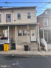 34 S MARGARETTA ST, Schuylkill Haven, PA 17972