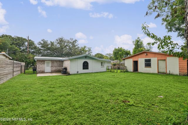 2034 MONTEAU Drive, Jacksonville, FL 32210