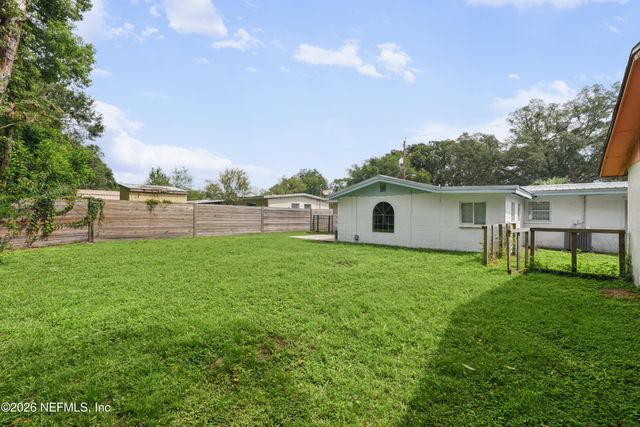 2034 MONTEAU Drive, Jacksonville, FL 32210