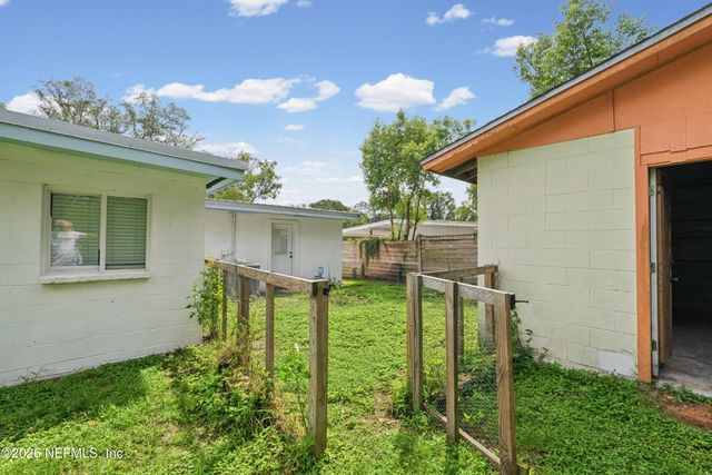 2034 MONTEAU Drive, Jacksonville, FL 32210